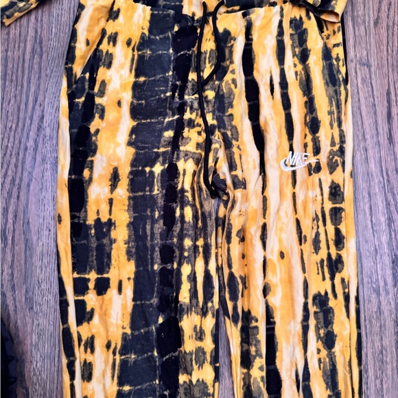 Nike Black and Yellow Tie-Dye Set - Picture 3 of 6